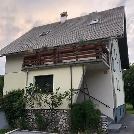 Special Near Bled Apartman Zirovnica